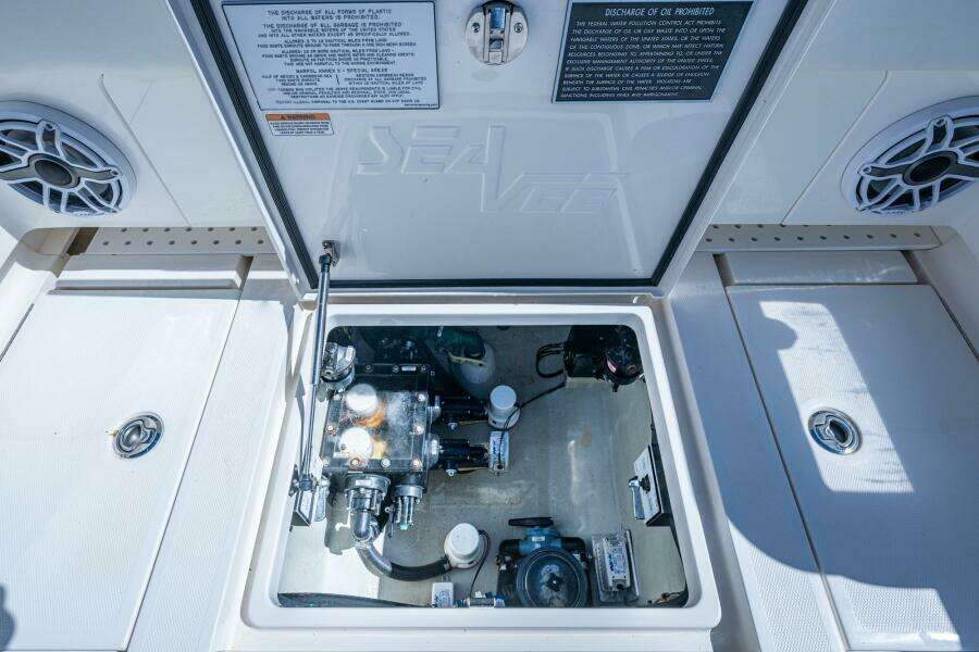 DA BUBBS 31ft SeaVee Yacht For Sale
