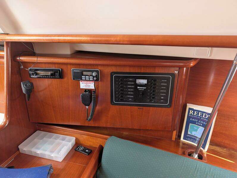 Maho Dreams 33ft Beneteau Yacht For Sale