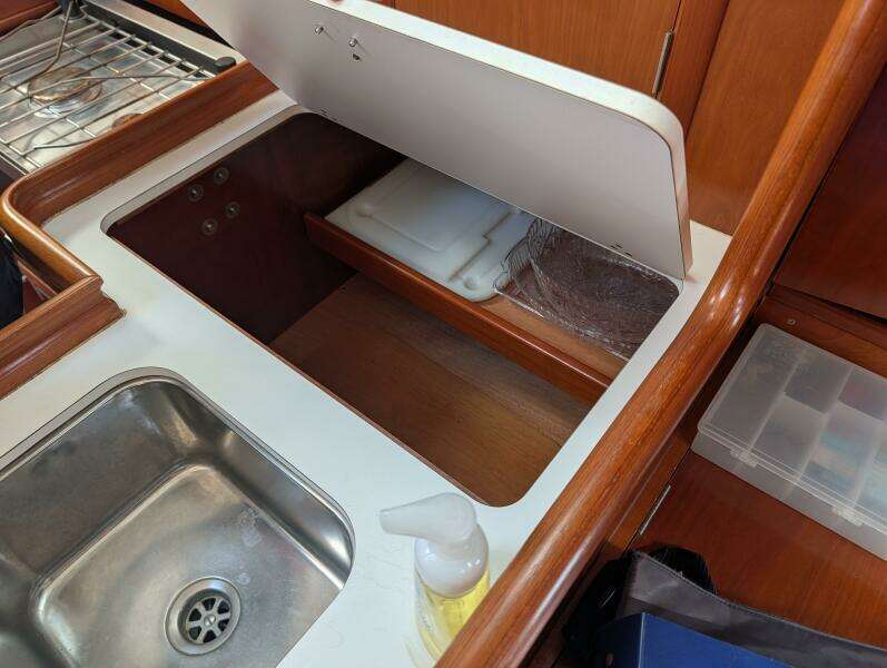 Maho Dreams 33ft Beneteau Yacht For Sale