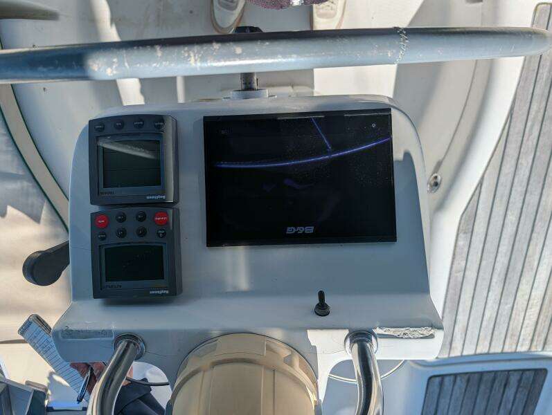 Maho Dreams 33ft Beneteau Yacht For Sale