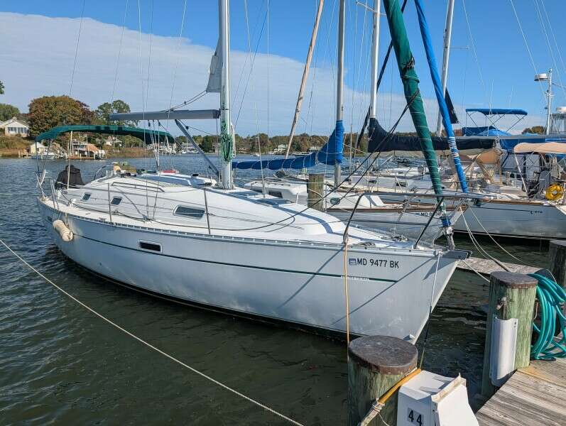 Maho Dreams 33ft Beneteau Yacht For Sale
