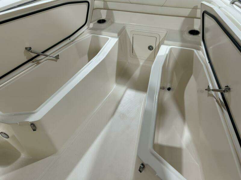 33ft Grady White Yacht For Sale