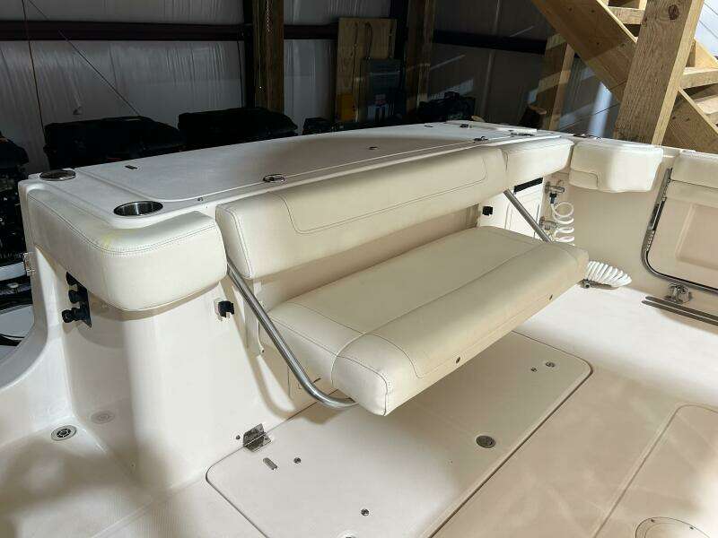 33ft Grady White Yacht For Sale