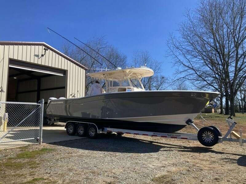 33ft Grady White Yacht For Sale