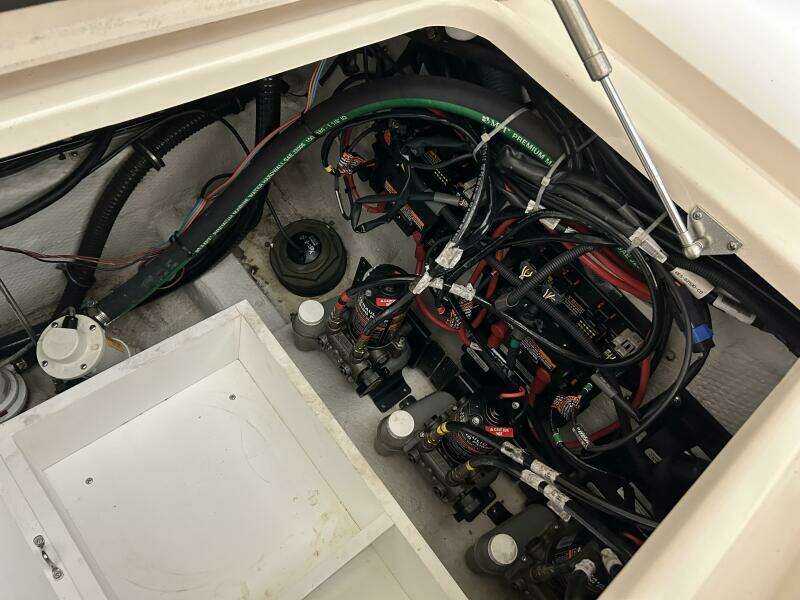 33ft Grady White Yacht For Sale