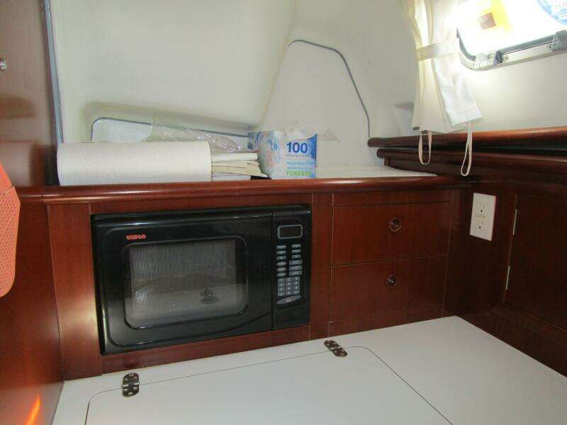 Querida 33ft Beneteau Yacht For Sale