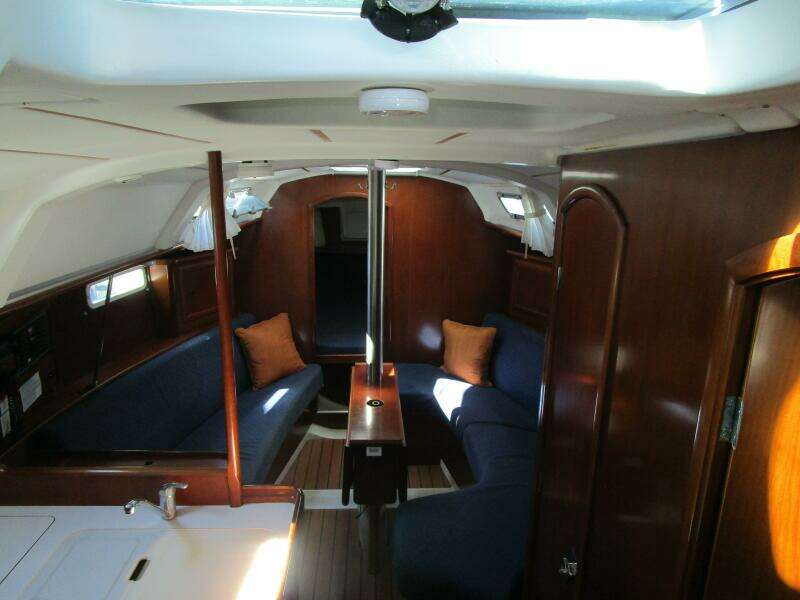 Querida 33ft Beneteau Yacht For Sale
