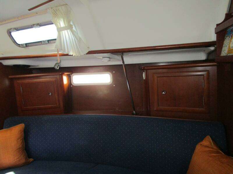 Querida 33ft Beneteau Yacht For Sale