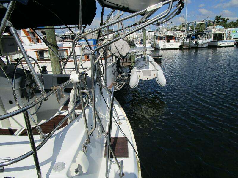 Querida 33ft Beneteau Yacht For Sale