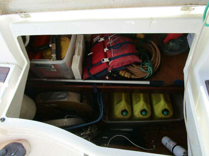 Querida 33ft Beneteau Yacht For Sale