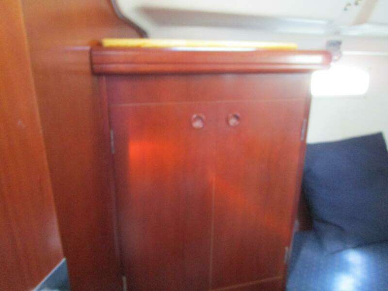 Querida 33ft Beneteau Yacht For Sale