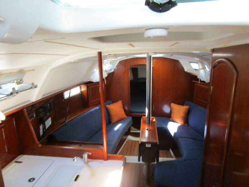 Querida 33ft Beneteau Yacht For Sale