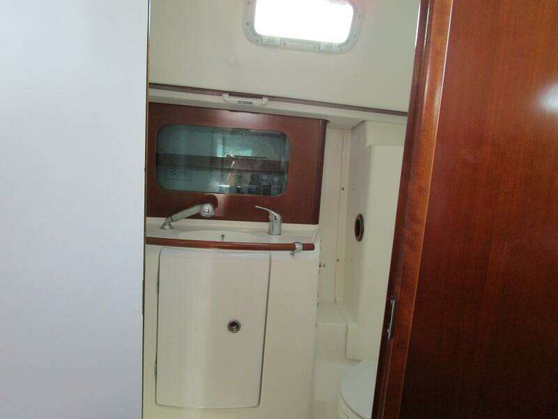 Querida 33ft Beneteau Yacht For Sale