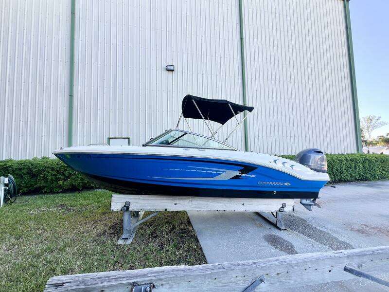 21ft Chaparral Yacht For Sale