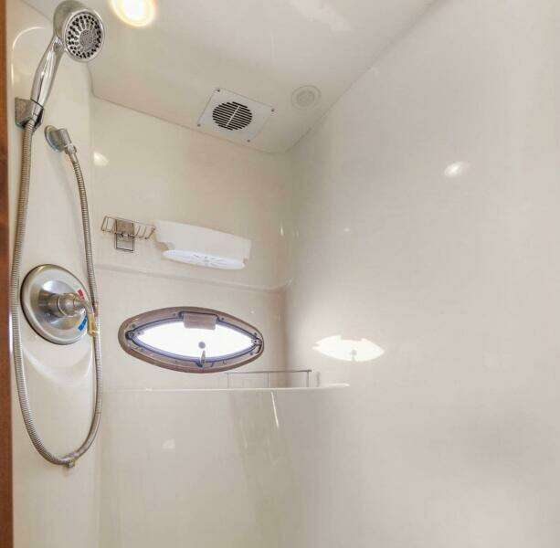 Bella Vita 40ft Meridian Yacht For Sale