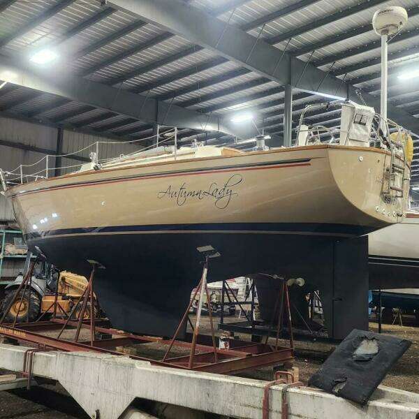 Autumn Lady 39ft Pearson Yacht For Sale