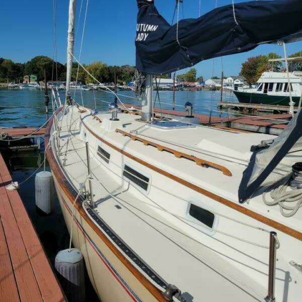 Autumn Lady 39ft Pearson Yacht For Sale