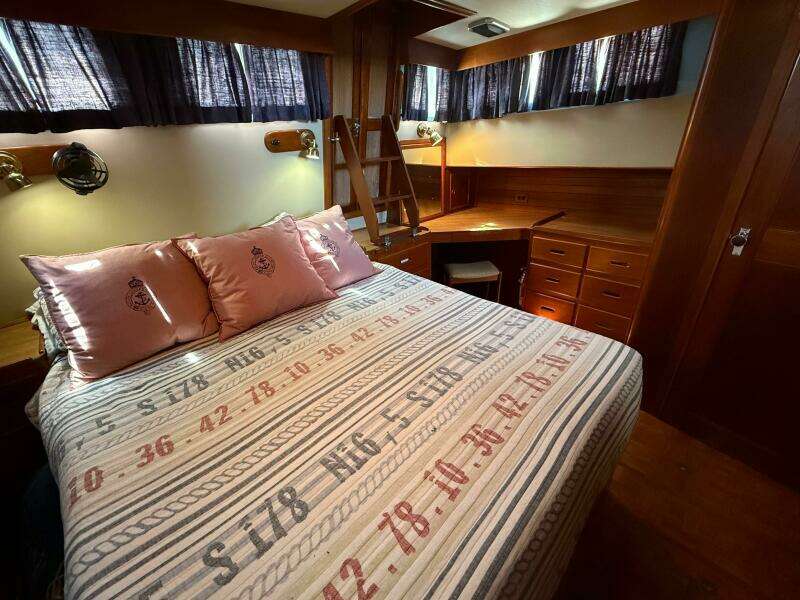 46ft Grand Banks Yacht For Sale