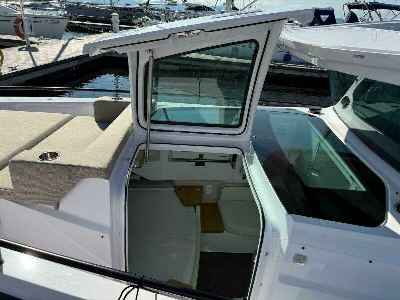 37ft Axopar Yacht For Sale