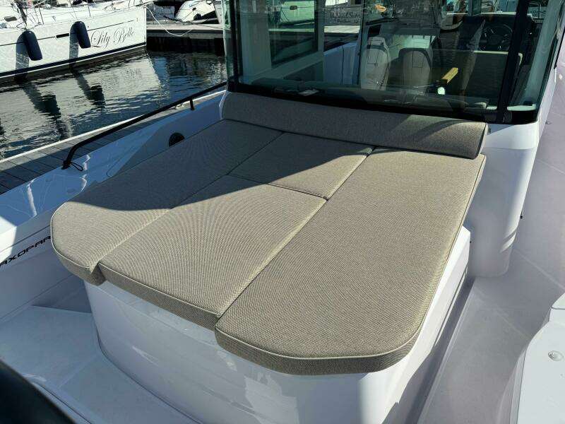 37ft Axopar Yacht For Sale