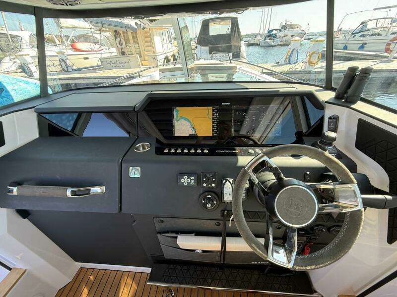 37ft Axopar Yacht For Sale