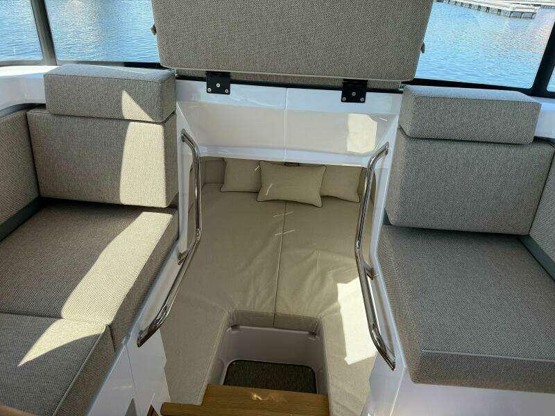 37ft Axopar Yacht For Sale