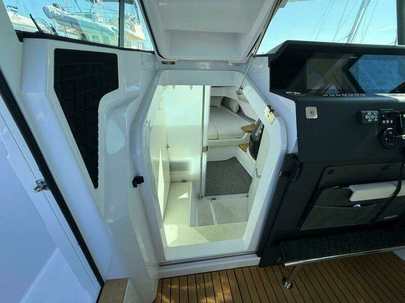 37ft Axopar Yacht For Sale