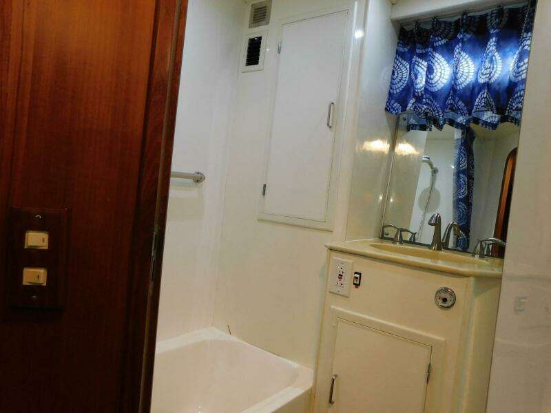 Driftwood 52ft Jefferson Yacht For Sale