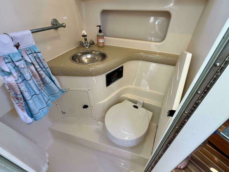 30ft Pursuit Yacht For Sale