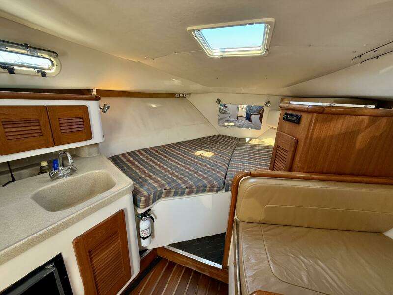 30ft Pursuit Yacht For Sale