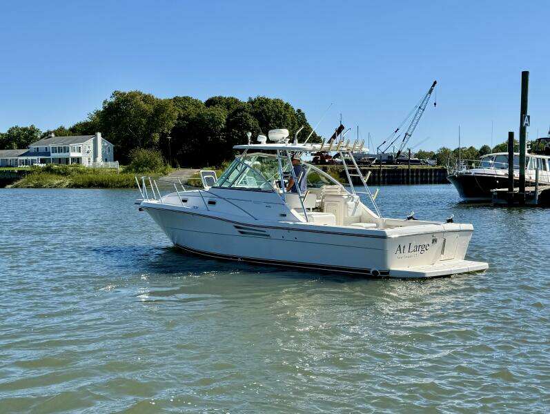30ft Pursuit Yacht For Sale
