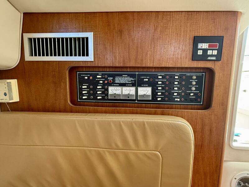 30ft Pursuit Yacht For Sale