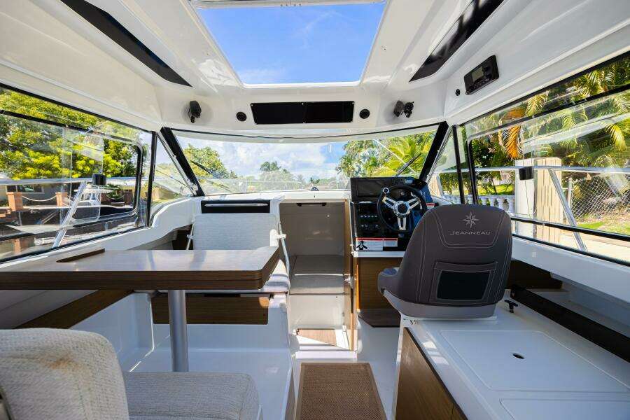 Therapy Session 26ft Jeanneau Yacht For Sale