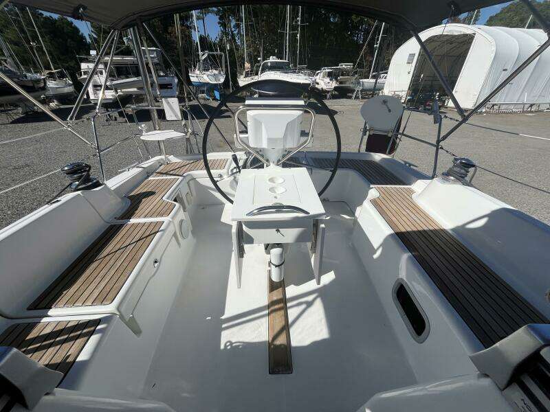 Second Wind 37ft Beneteau Yacht For Sale