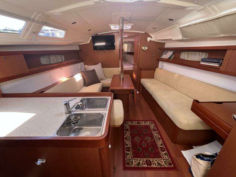 Second Wind 37ft Beneteau Yacht For Sale