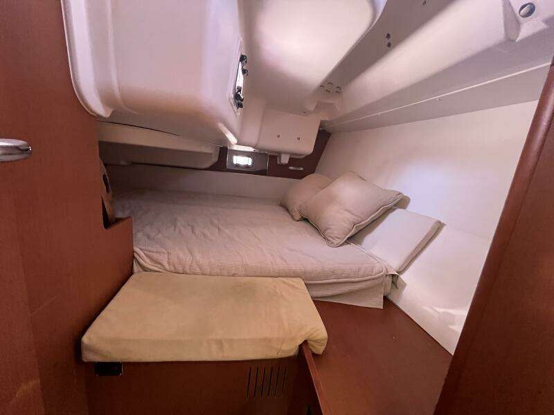 Second Wind 37ft Beneteau Yacht For Sale