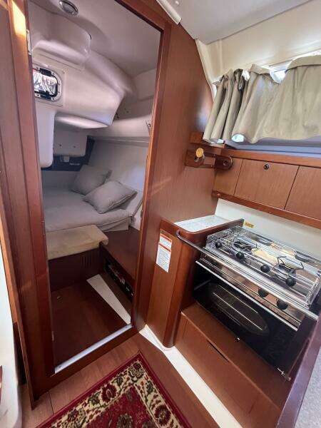 Second Wind 37ft Beneteau Yacht For Sale