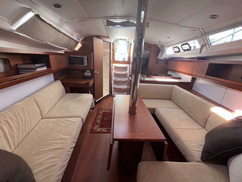Second Wind 37ft Beneteau Yacht For Sale