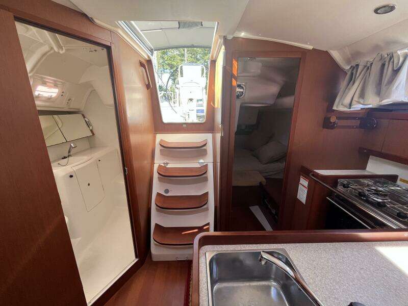 Second Wind 37ft Beneteau Yacht For Sale