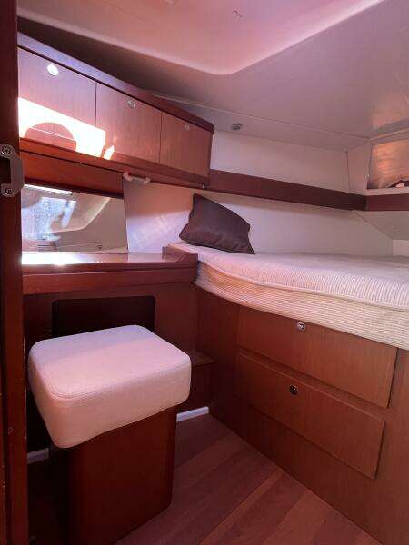 Second Wind 37ft Beneteau Yacht For Sale