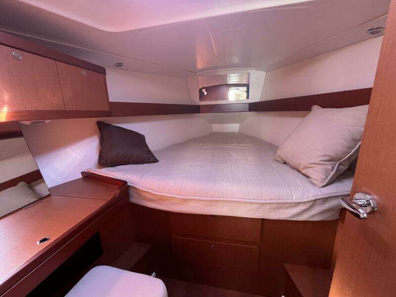 Second Wind 37ft Beneteau Yacht For Sale