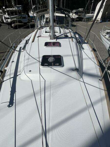 Second Wind 37ft Beneteau Yacht For Sale