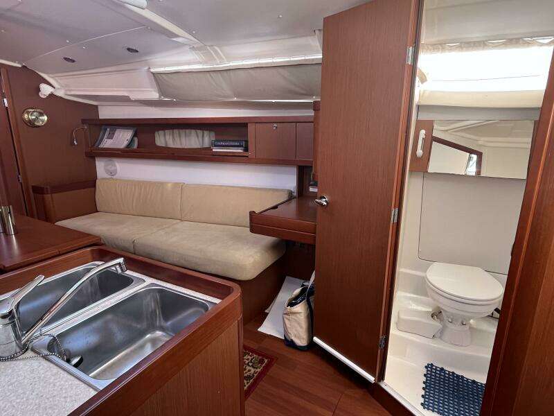 Second Wind 37ft Beneteau Yacht For Sale