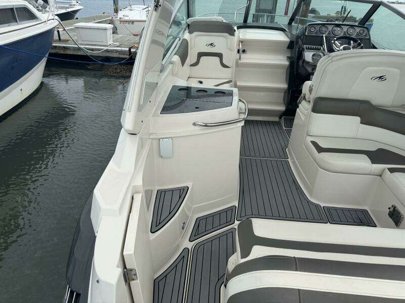 26ft Monterey Yacht For Sale