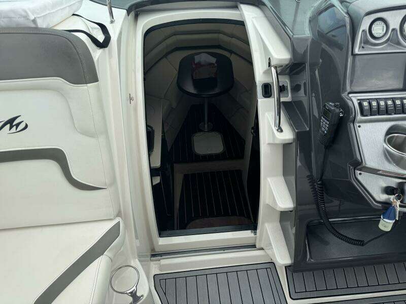 26ft Monterey Yacht For Sale