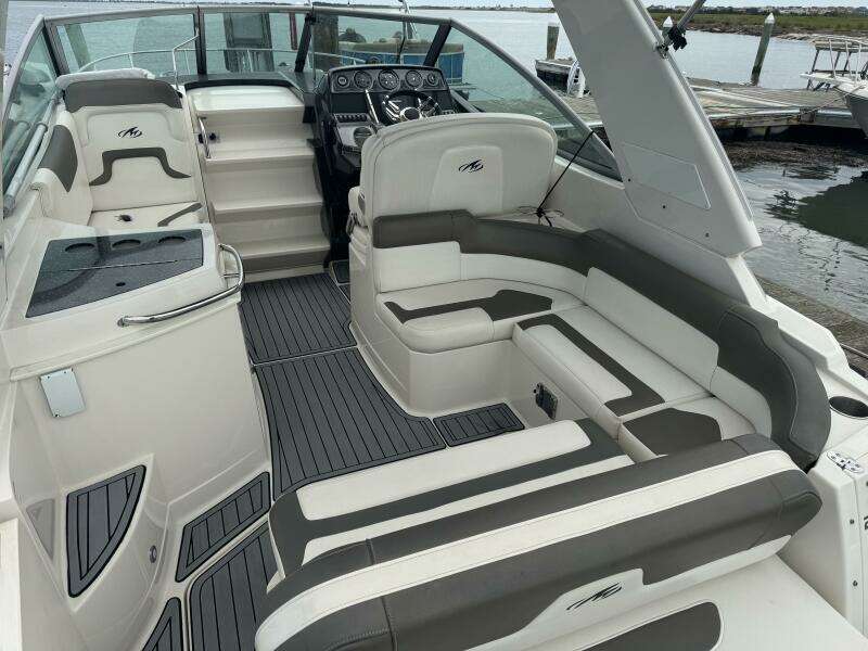 26ft Monterey Yacht For Sale