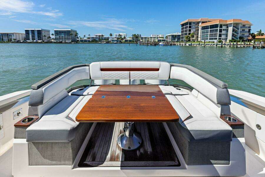 Luna B 38ft Tiara Yachts Yacht For Sale