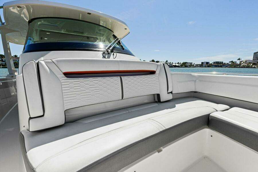 Luna B 38ft Tiara Yachts Yacht For Sale