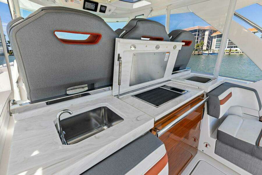 Luna B 38ft Tiara Yachts Yacht For Sale