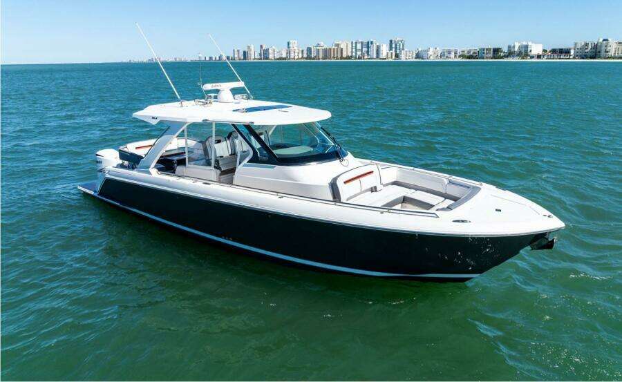 2018 Tiara 38 LS LUNA B 